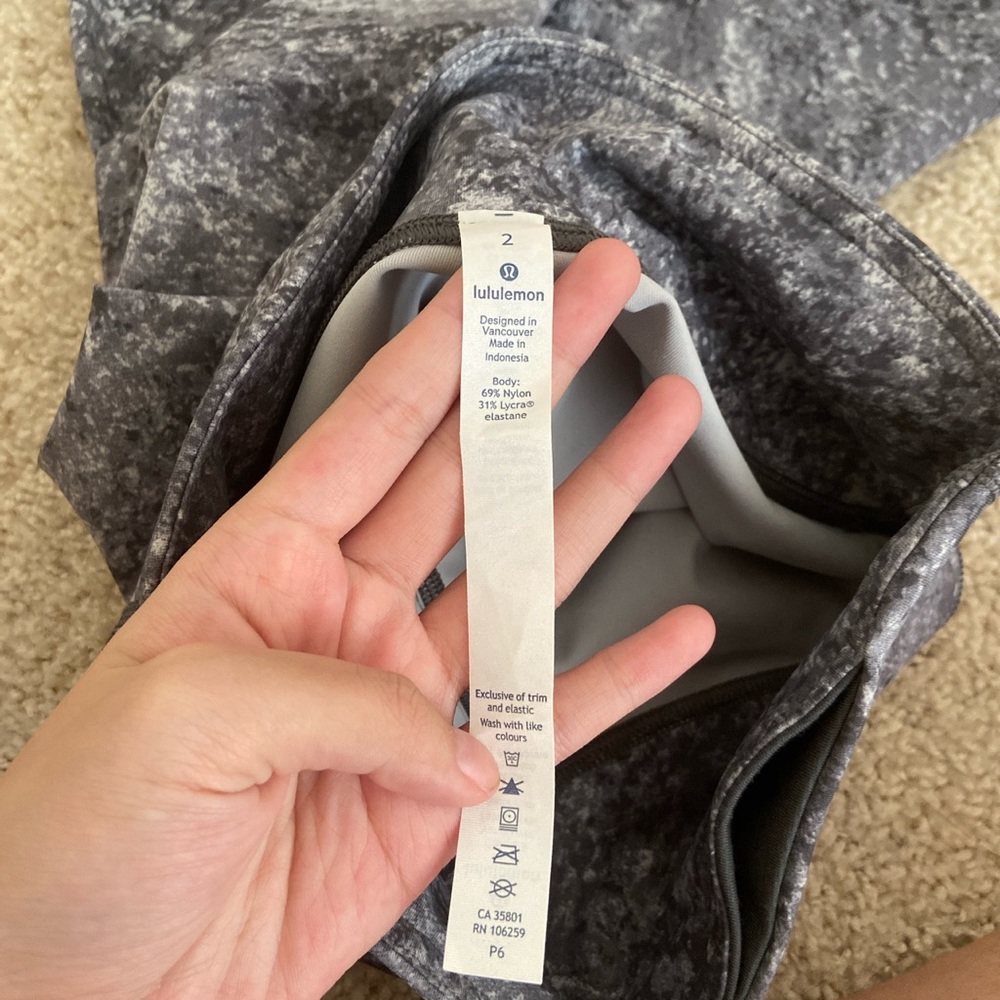 Lululemon Wunder Under Leggings Size 2 - Picture 4 of 4